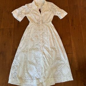 Midi off white dress with lace appliqué